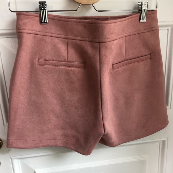 Shirt and shorts - Picture 6 of 7